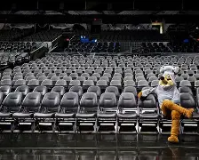 包含圣安东尼奥马刺训练开放日，今晨门线救险引欢呼，亚冠在即，球探报告显示潜力的词条-泛亚体育